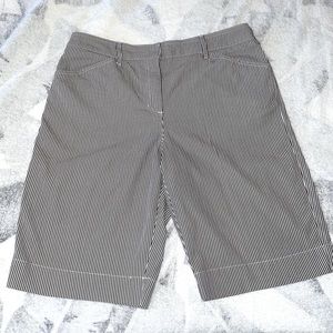 JONES NEW YORK- WOMENS KNEE LENGTH SHORTS- WITH STRETCH